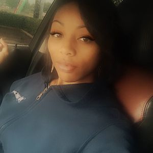 Meet your Posher, Tia